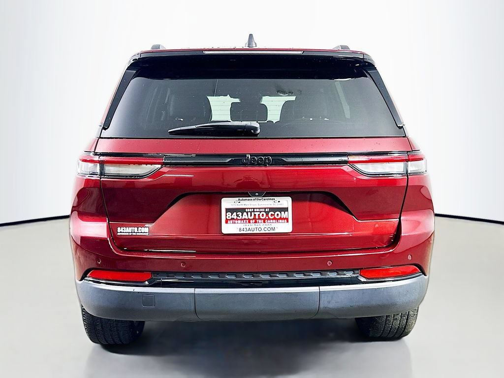 Used 2022 Jeep Grand Cherokee Altitude RWD image 6