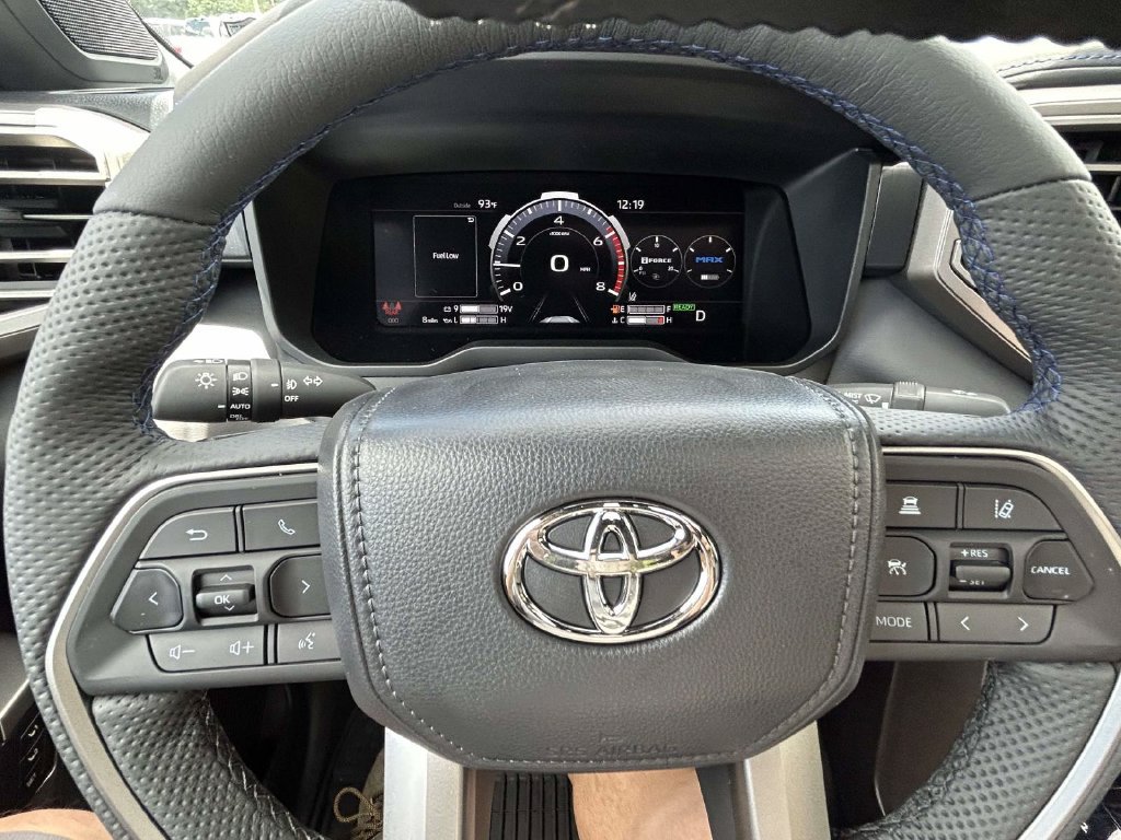 New 2026 Toyota Tundra Platinum w/ TRD Off-Road Package AWD/4WD image 31