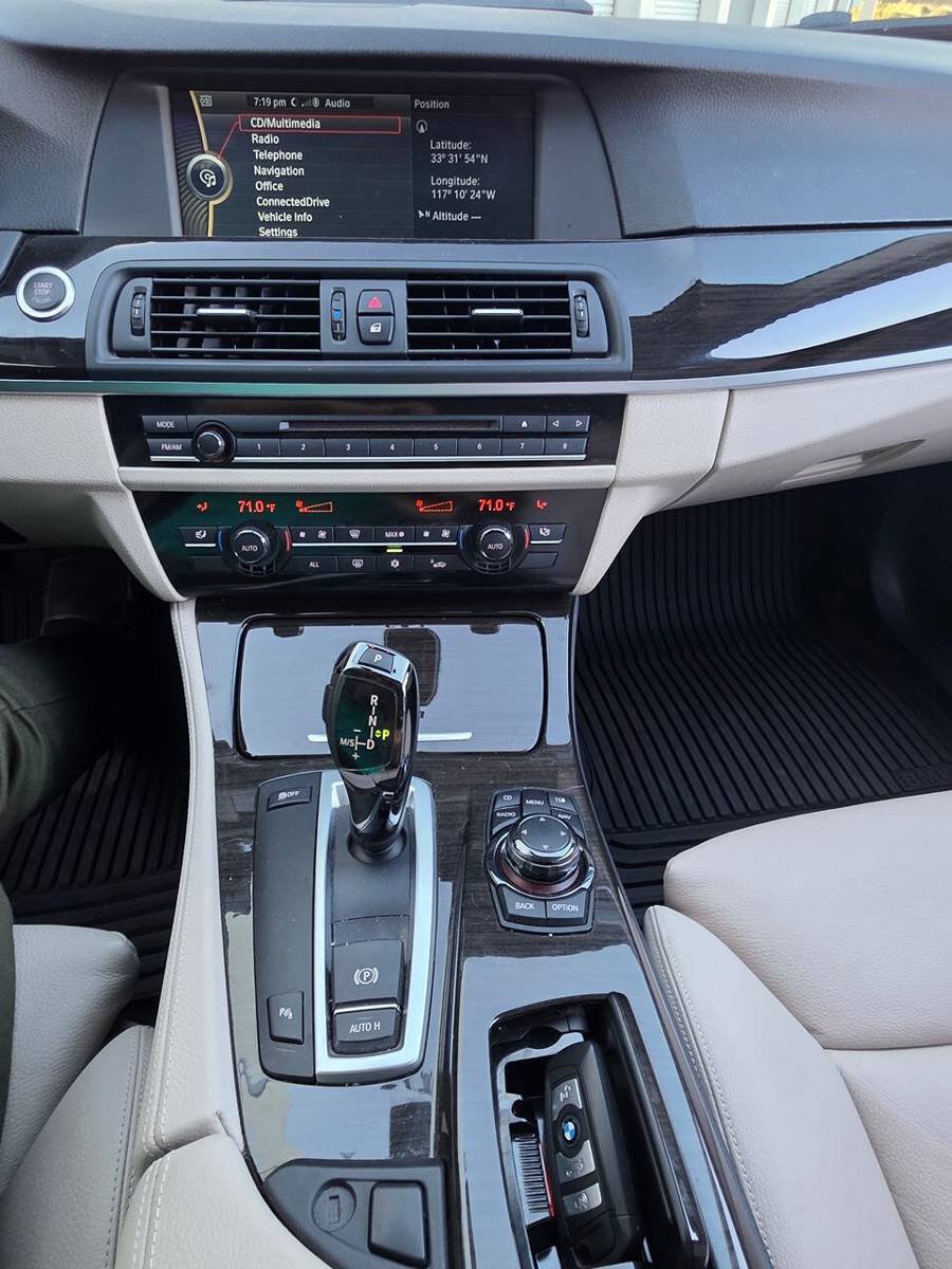 Used 2012 BMW 550i Sedan RWD image 14
