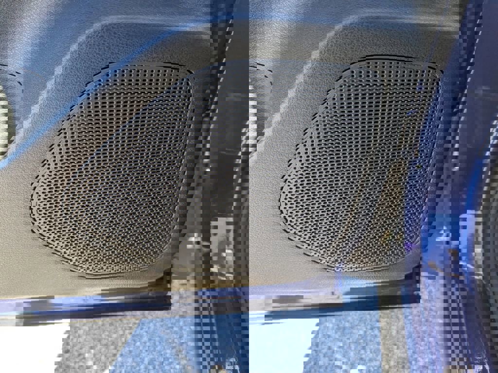 Used 2023 Nissan Rogue SV image 16