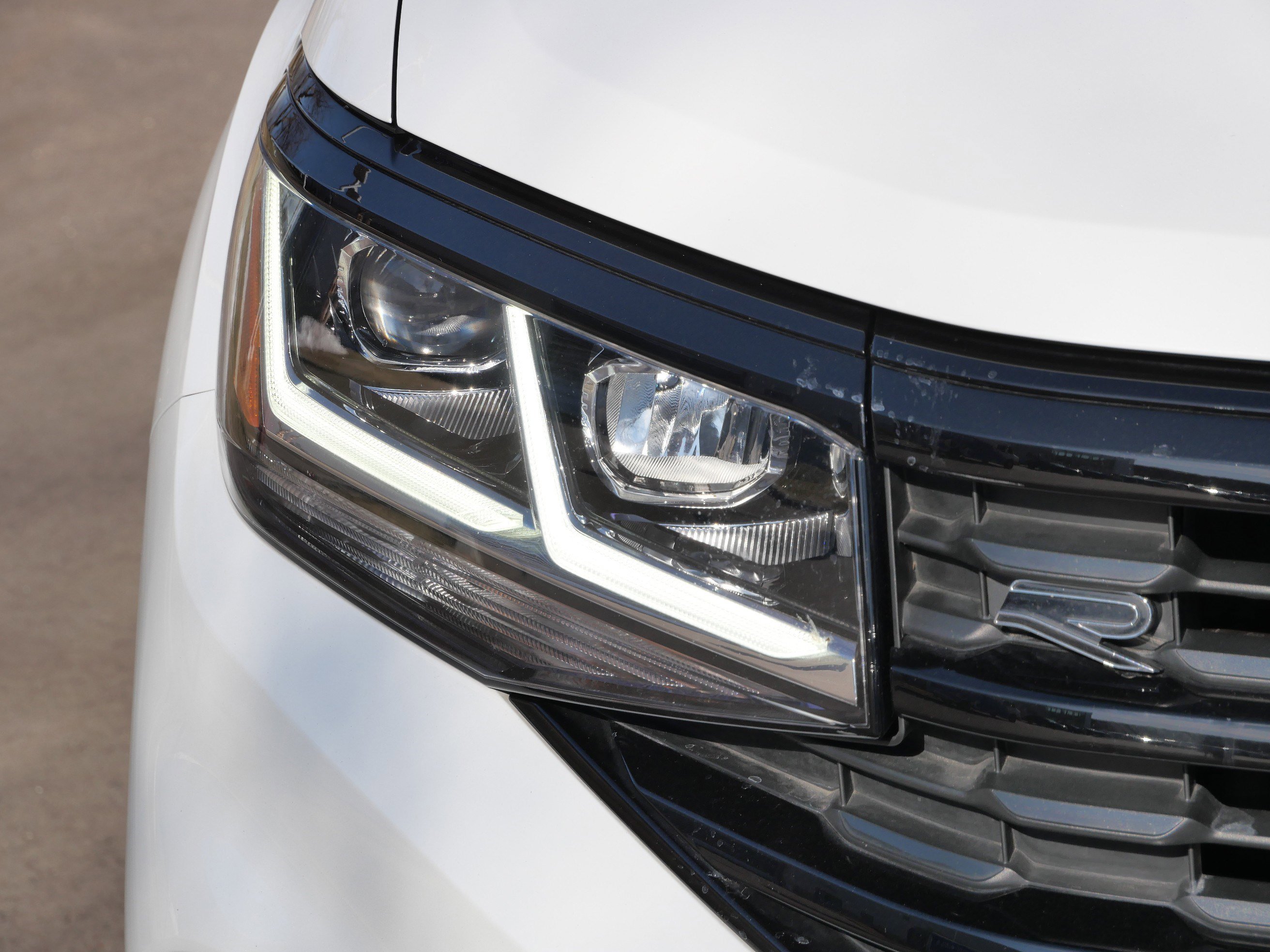 Used 2023 Volkswagen Atlas Cross Sport SEL R-Line image 16