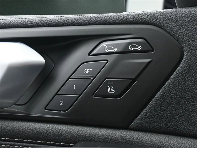 Used 2020 BMW X6 M50i w/ Executive Package image 46