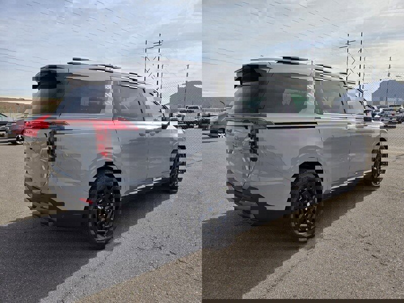 New 2026 Kia Carnival SX w/ SX Dark Edition Package image 3