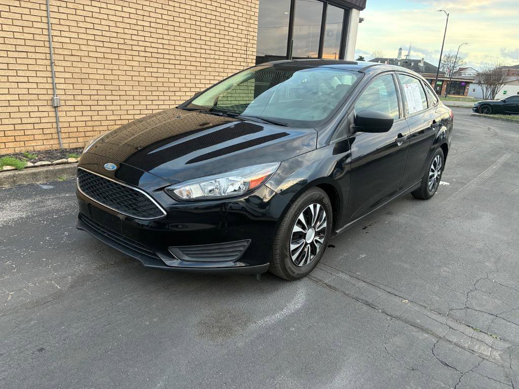Used 2017 Ford Focus SE FWD image 1