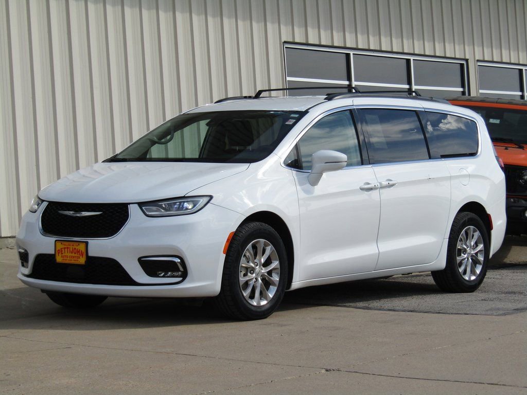 Used 2022 Chrysler Pacifica Touring-L image 12