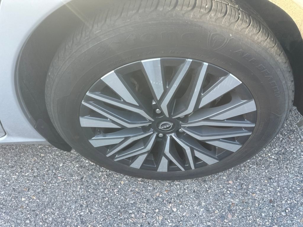 Used 2024 Nissan Altima 2.5 SV image 14