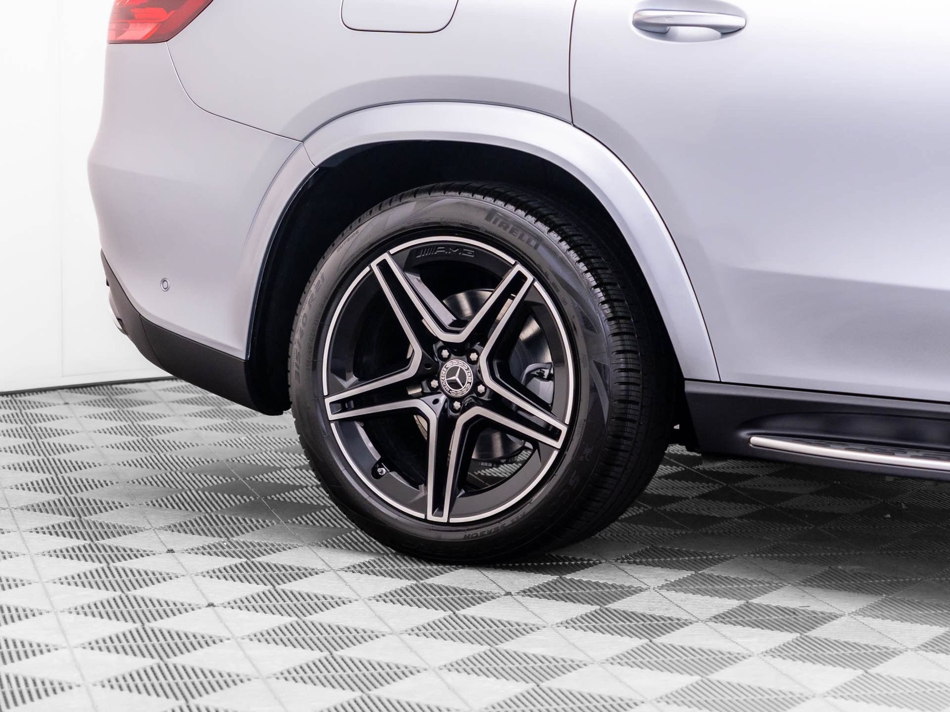 New 2026 Mercedes-Benz GLS 450 4MATIC image 39
