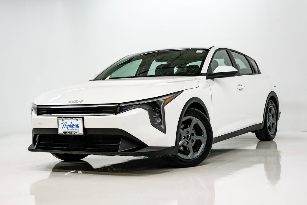 Certified 2025 Kia K4 LXS image 1