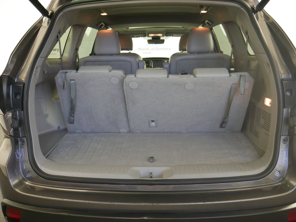 Used 2019 Toyota Highlander XLE image 11