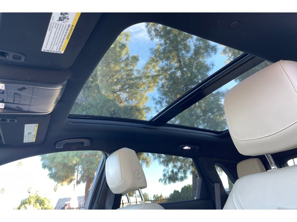 Used 2017 Cadillac XT5 Luxury w/ Driver Awareness Package image 21