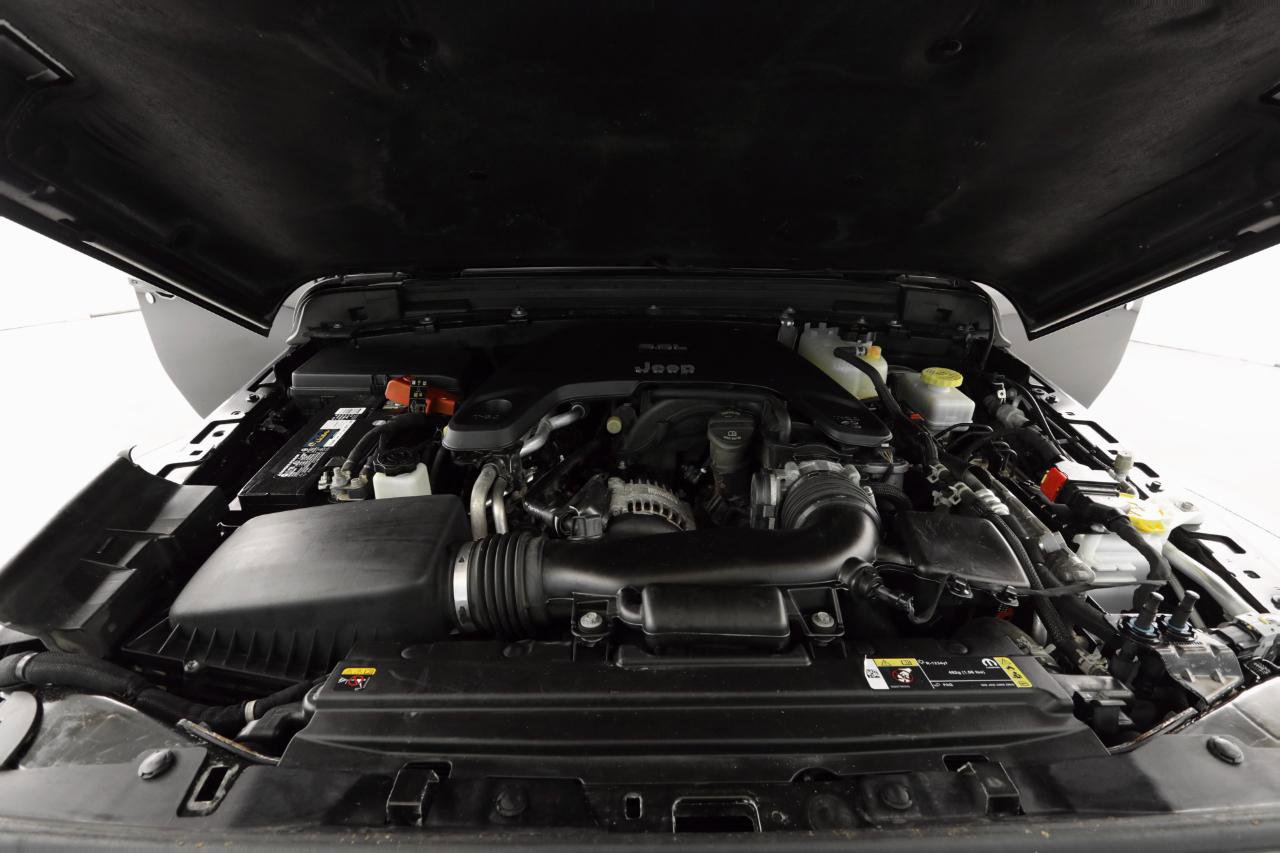 Used 2021 Jeep Wrangler Unlimited Sahara image 33