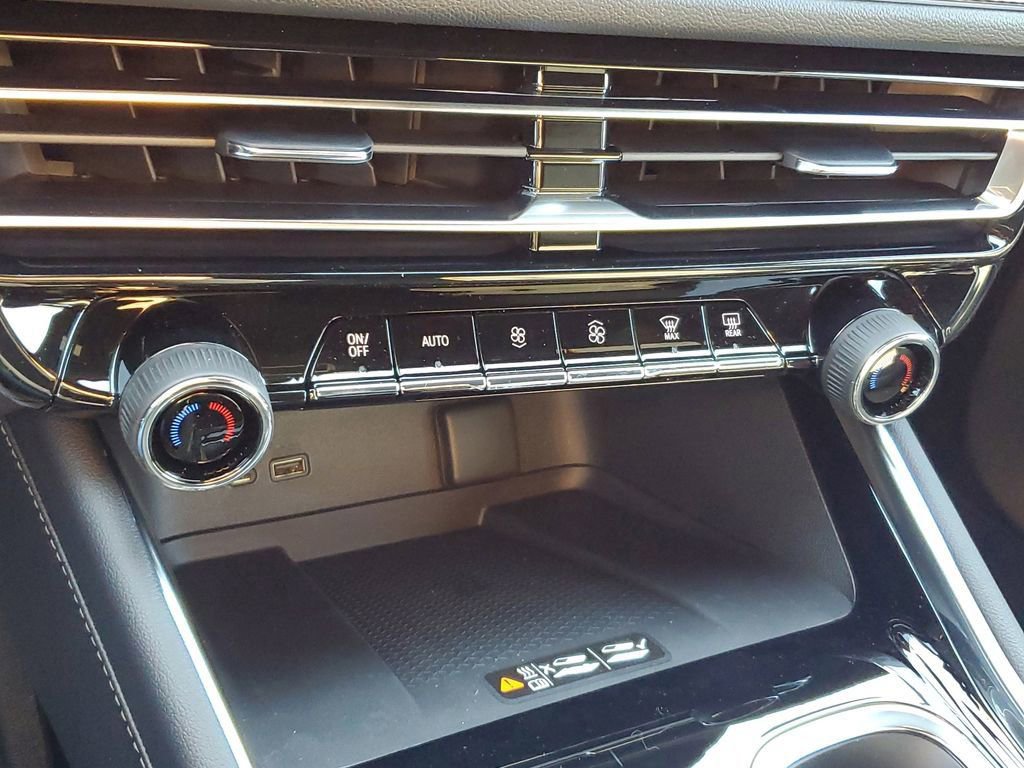 New 2026 Chevrolet Traverse High Country image 30