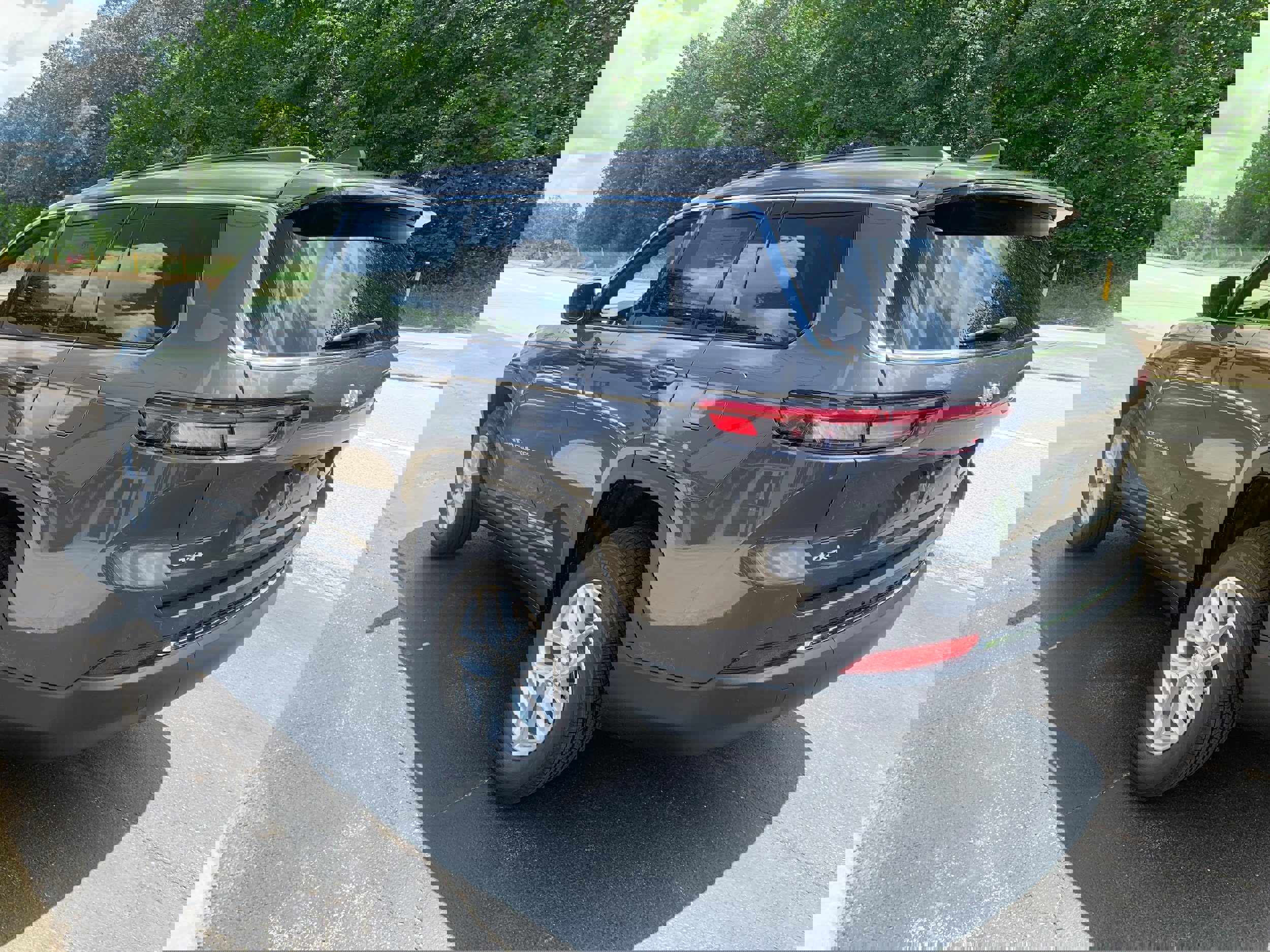 New 2025 Jeep Grand Cherokee L Laredo w/ Luxury Tech Group I image 7