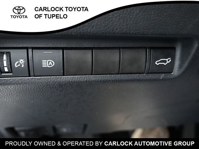 Used 2021 Toyota RAV4 XLE w/ Convenience Package FWD image 23