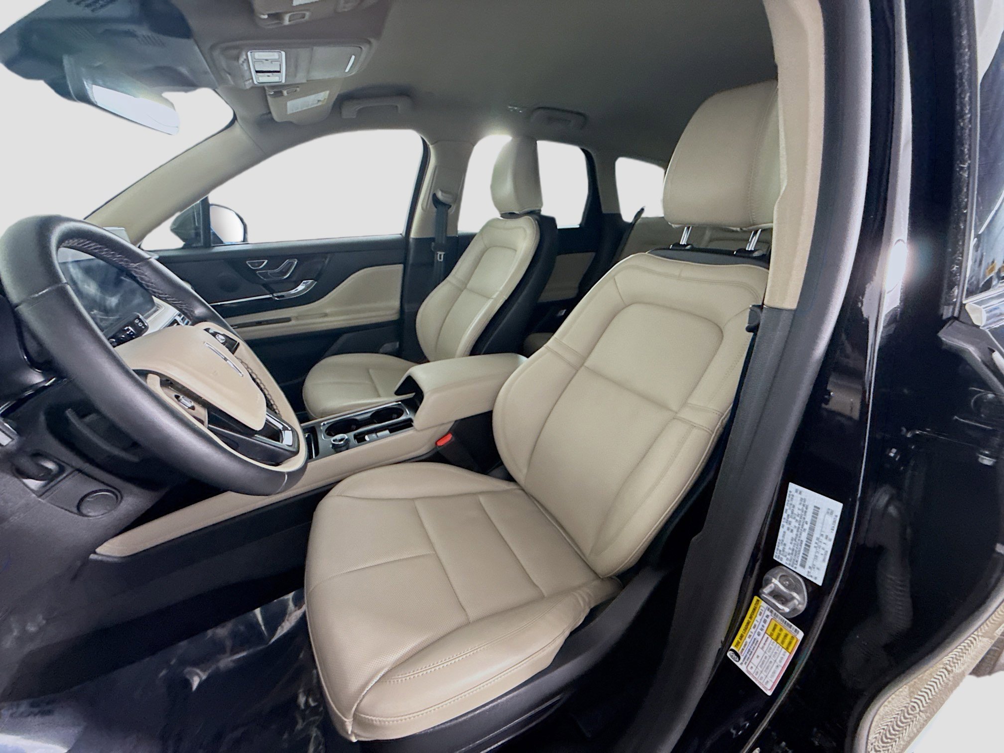 Used 2025 Lincoln Corsair FWD w/ Equipment Group 101A image 22