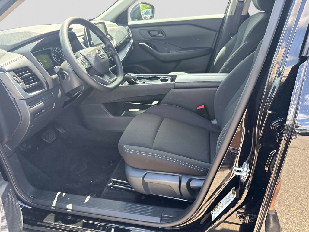 Certified 2025 Nissan Rogue S AWD/4WD image 17