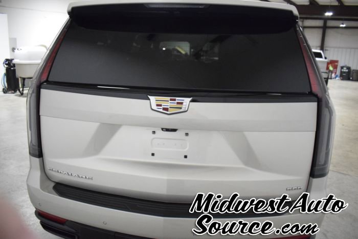 Used 2023 Cadillac Escalade ESV Sport w/ LPO, Illumination Package image 4