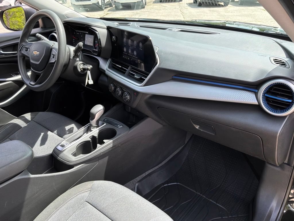 Used 2024 Chevrolet Trax LS w/ Driver Confidence Package FWD image 29