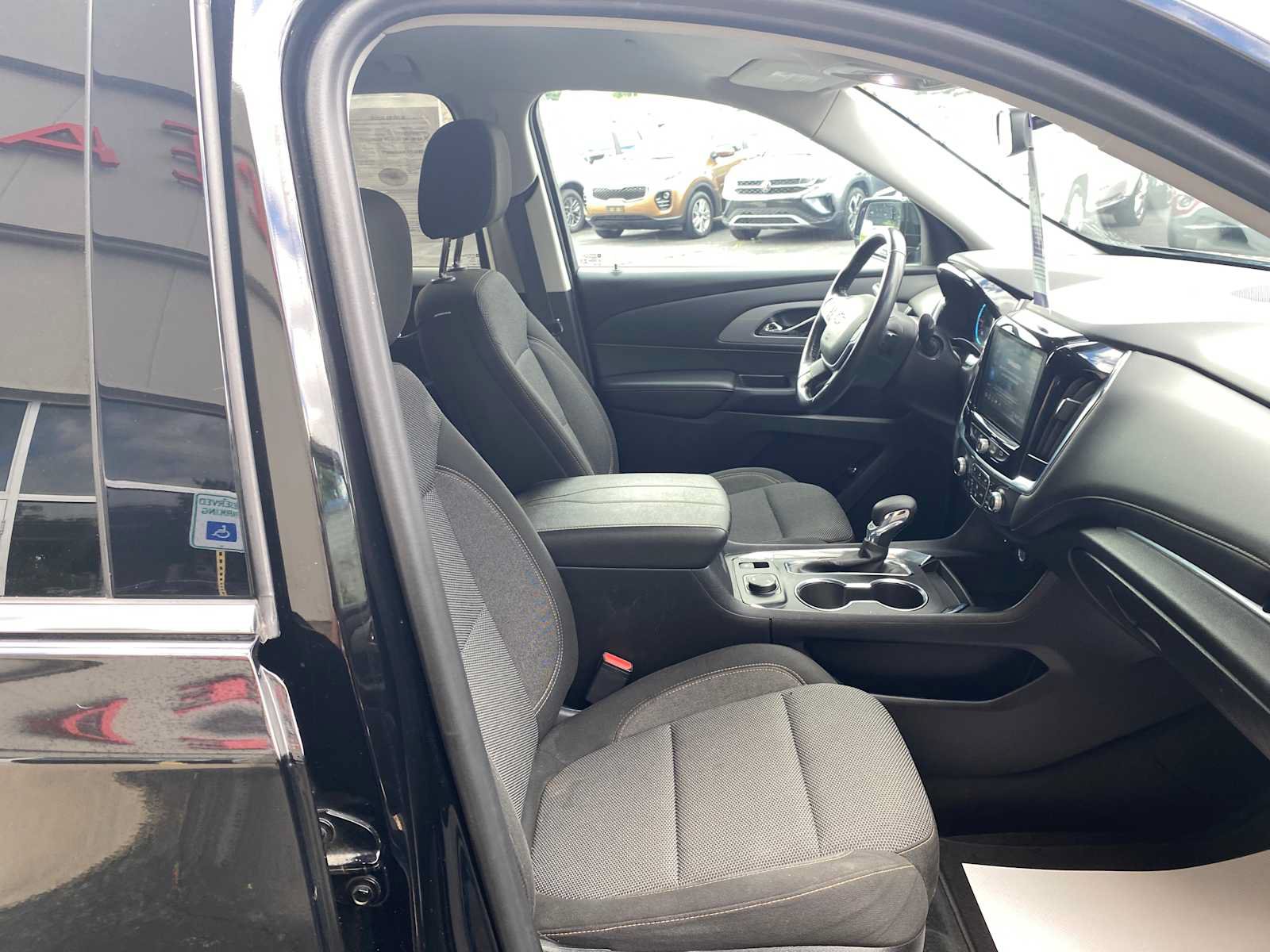 Used 2021 Chevrolet Traverse LT AWD/4WD image 27