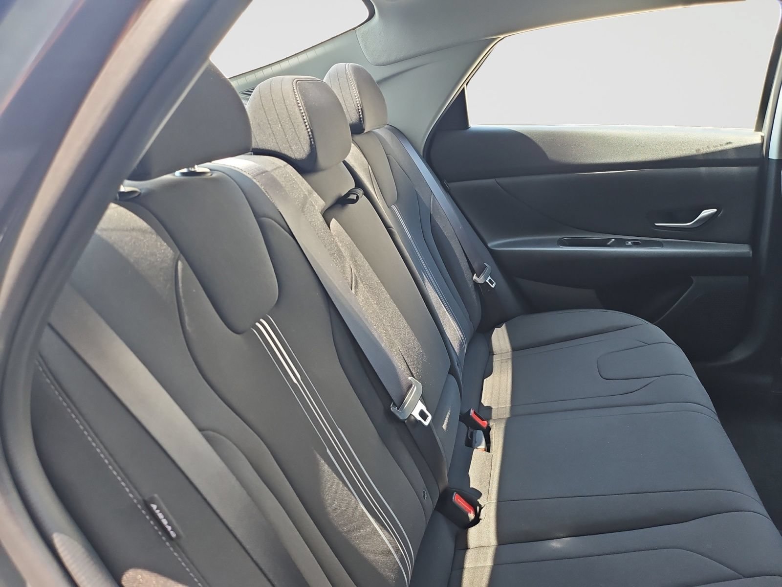 Used 2025 Hyundai Elantra SEL FWD image 45
