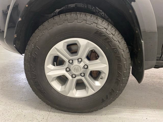 Used 2019 Toyota 4Runner SR5 AWD/4WD image 7