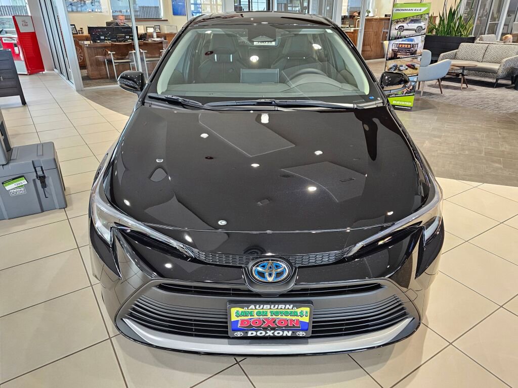 New 2025 Toyota Corolla XLE image 3