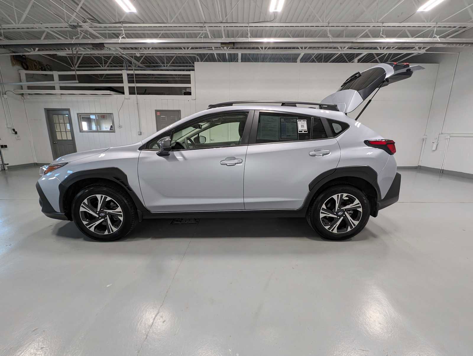 Used 2024 Subaru Crosstrek 2.0i Premium AWD/4WD image 12
