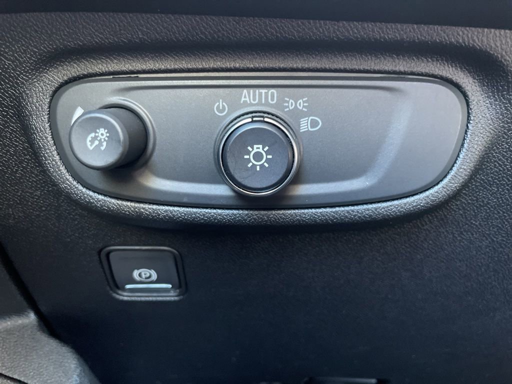 Used 2018 GMC Terrain SLE image 22