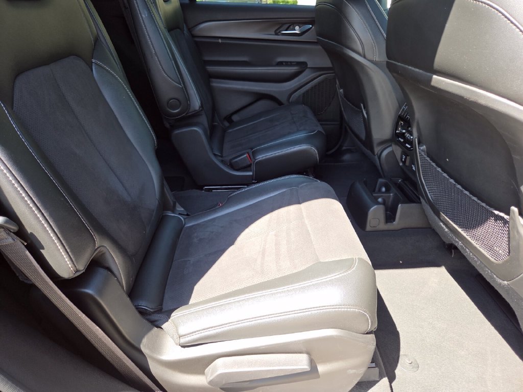 Certified 2024 Jeep Grand Cherokee L Altitude AWD/4WD image 18