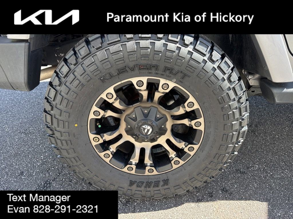 Used 2013 Jeep Wrangler Unlimited Sahara w/ Dual Top Group image 9