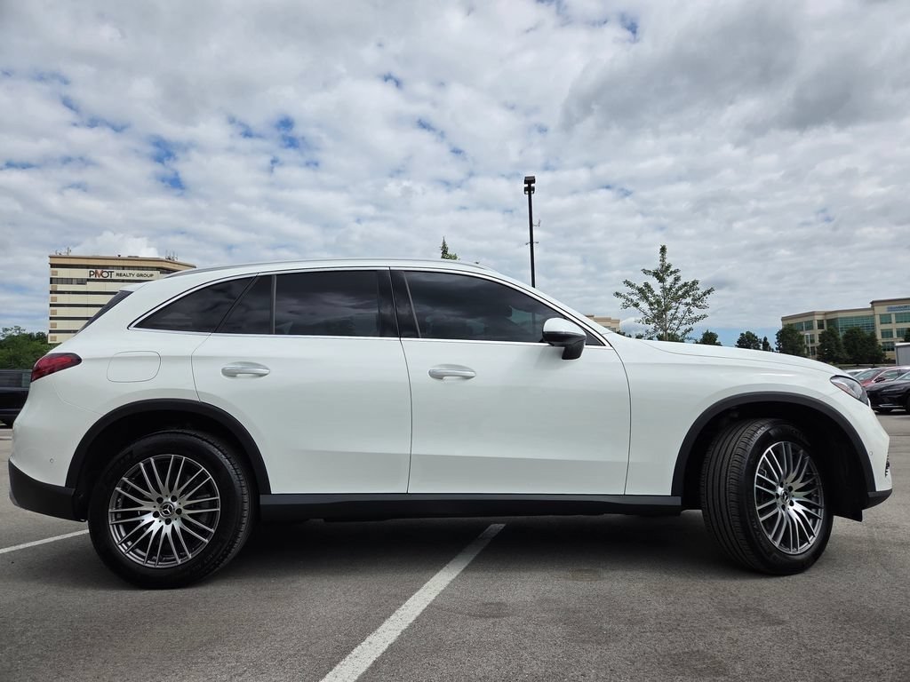 Used 2025 Mercedes-Benz GLC 300 4MATIC image 29