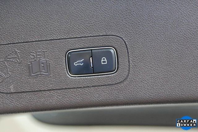 Used 2023 Lincoln Aviator Black Label w/ Class IV Trailer Tow Package image 9