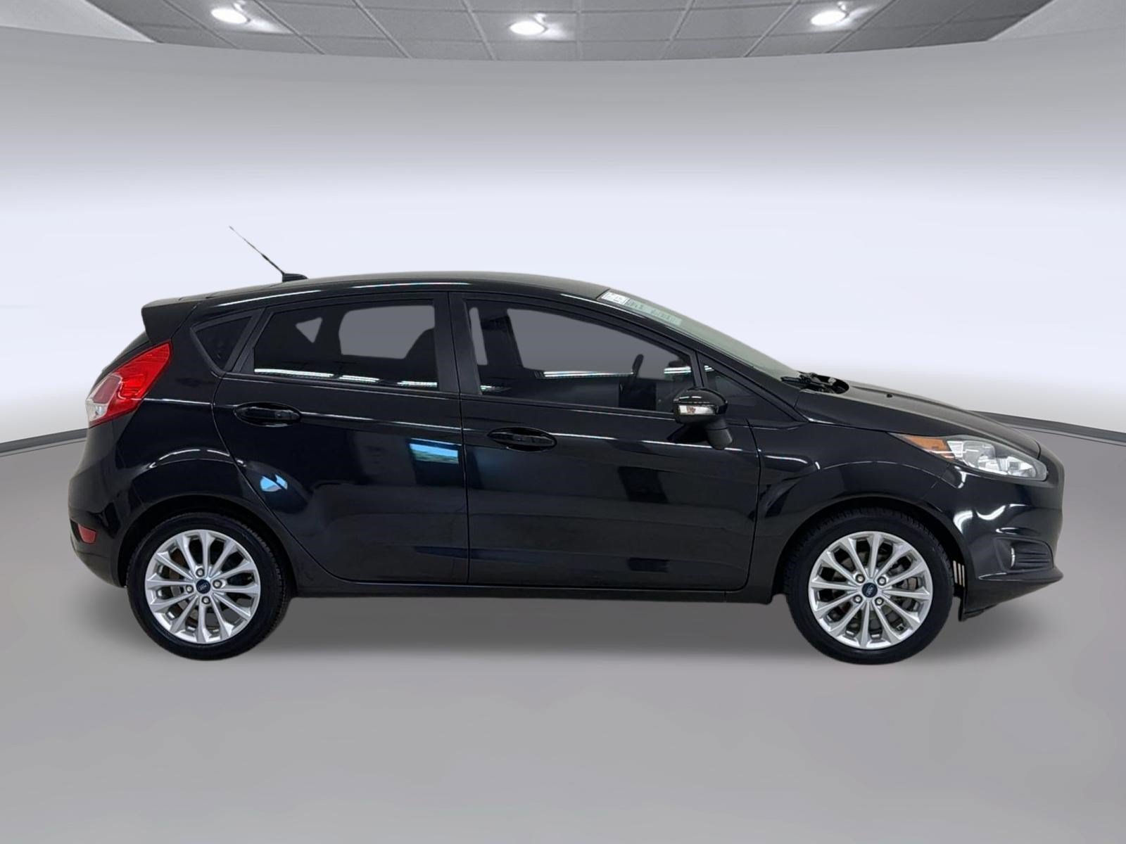 Used 2014 Ford Fiesta SE w/ Equipment Group 201A FWD image 8