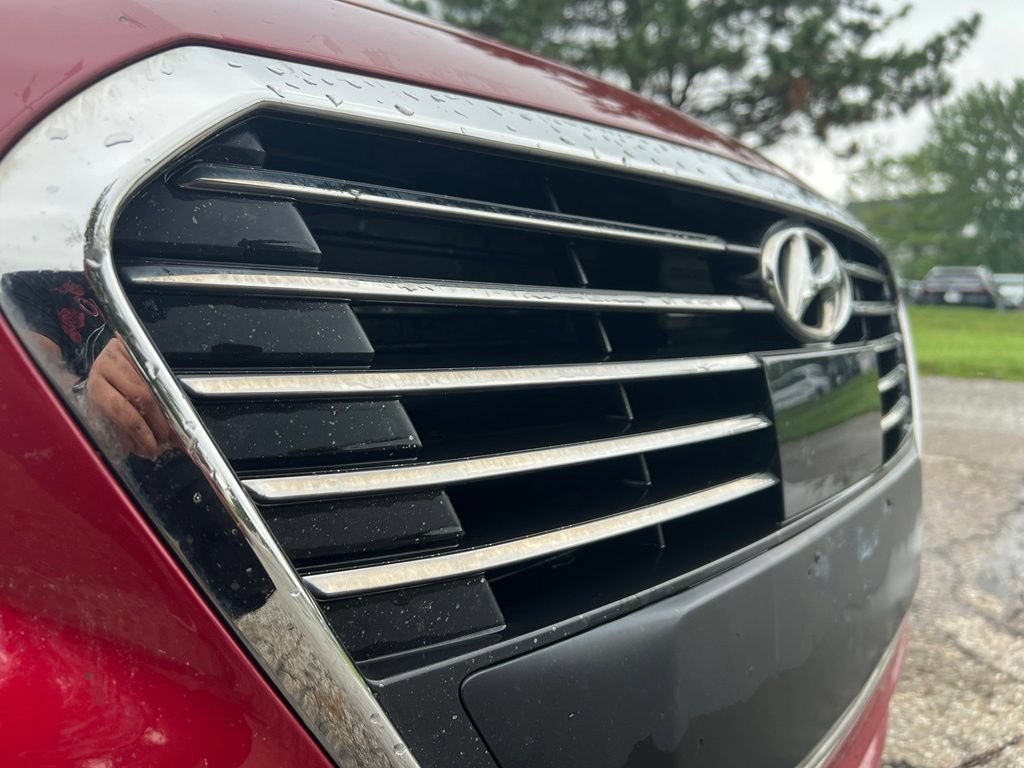 Used 2016 Hyundai Sonata Limited w/ Option Group 02 FWD image 9