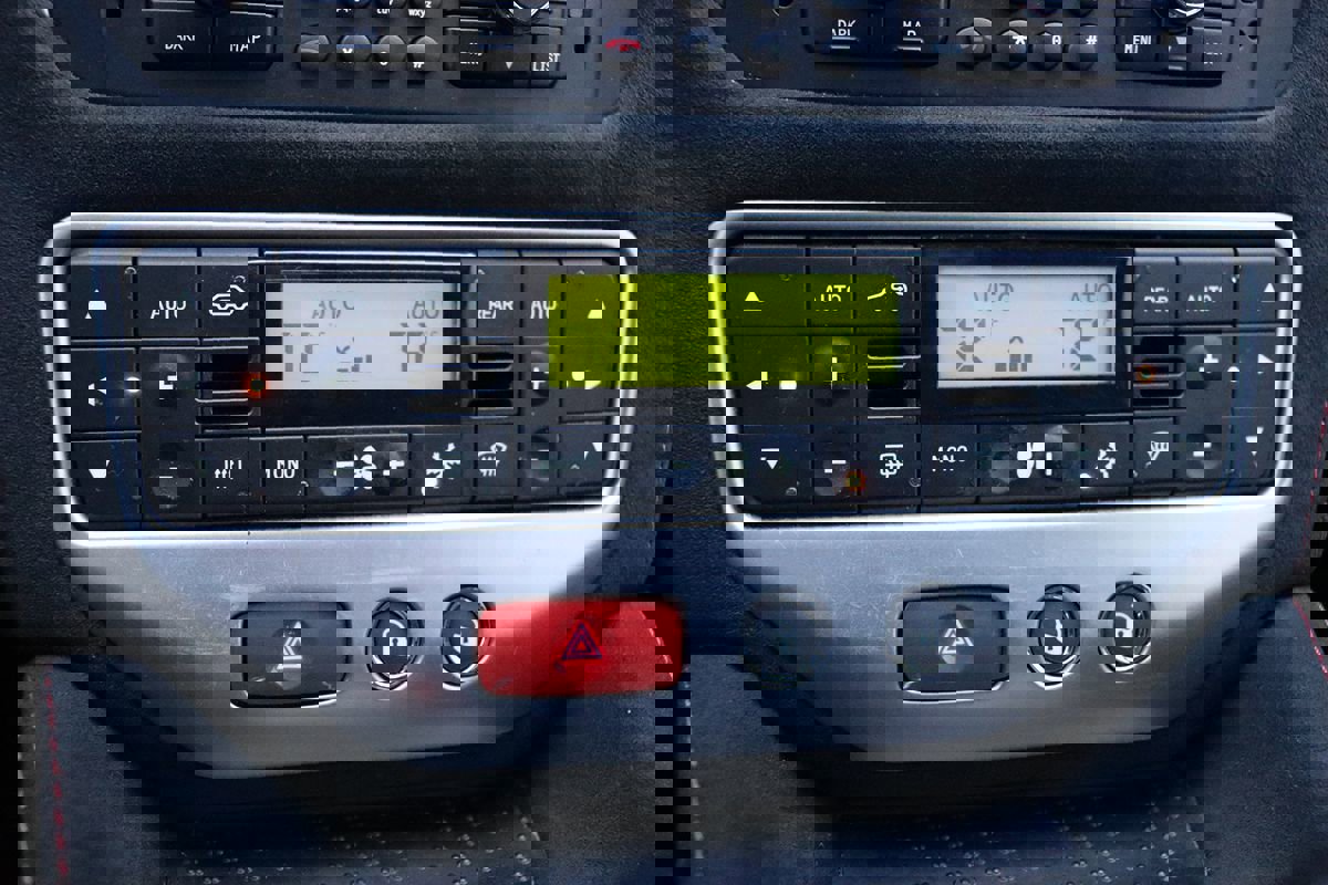 Used 2017 Maserati GranTurismo Sport image 24