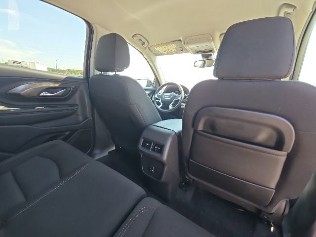 Used 2024 GMC Terrain SLE w/ Driver Convenience Package FWD image 16