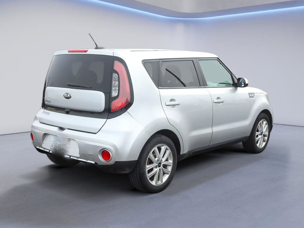 Used 2018 Kia Soul + image 7