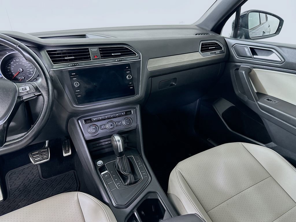 Used 2021 Volkswagen Tiguan SE R-Line image 20