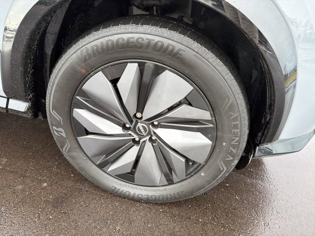 Used 2024 Nissan Ariya AWD image 3