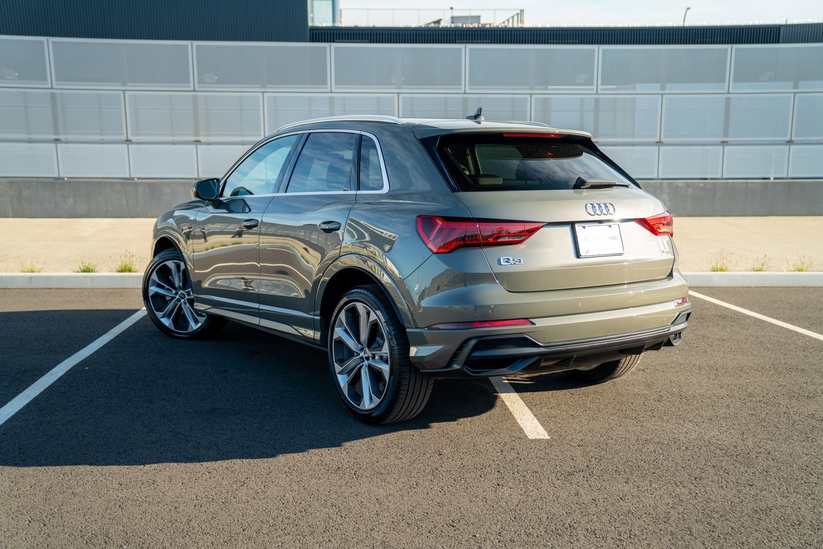Used 2019 Audi Q3 2.0T Prestige w/ Prestige Package image 3