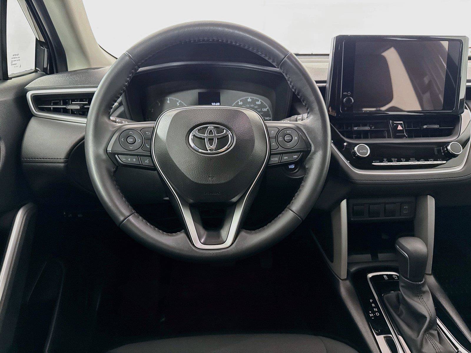 Certified 2024 Toyota Corolla Cross LE FWD image 30