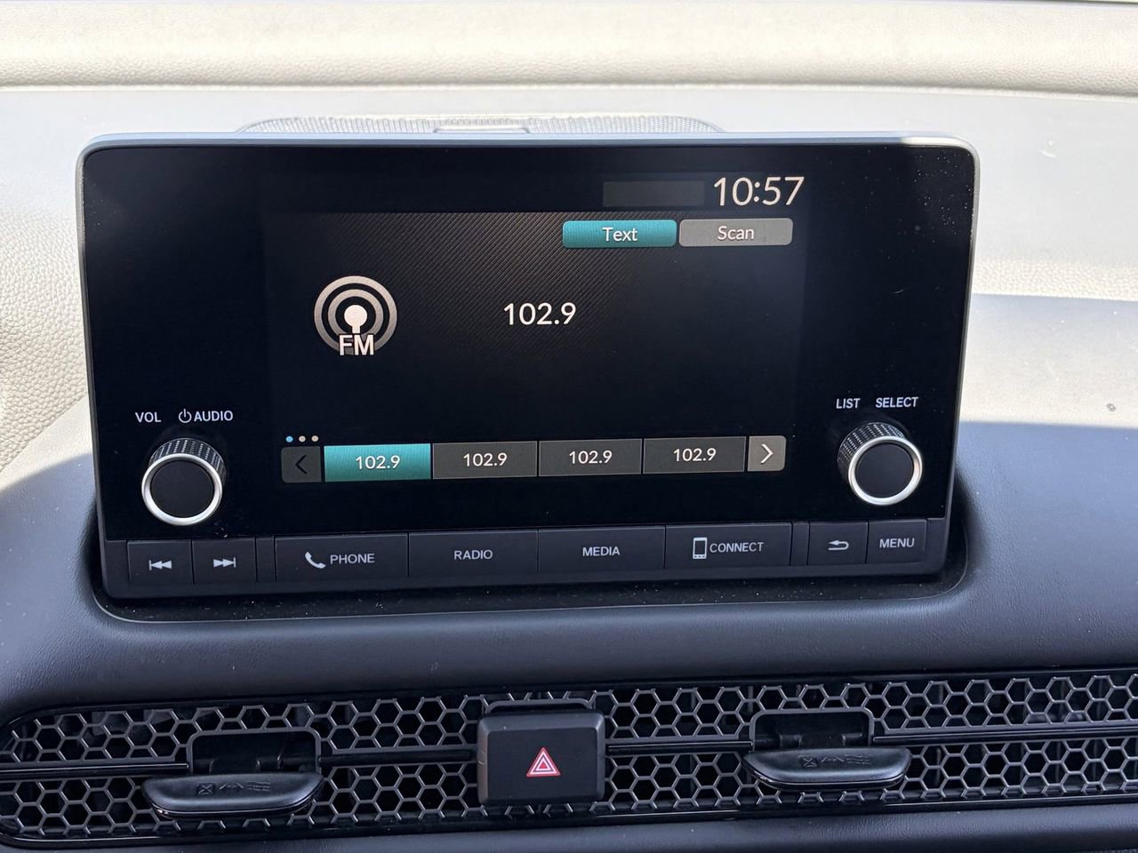 Certified 2025 Honda HR-V Sport image 25