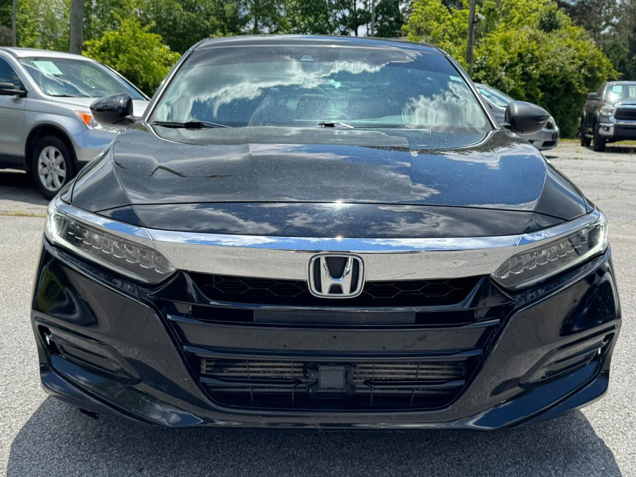 Used 2018 Honda Accord Touring image 2