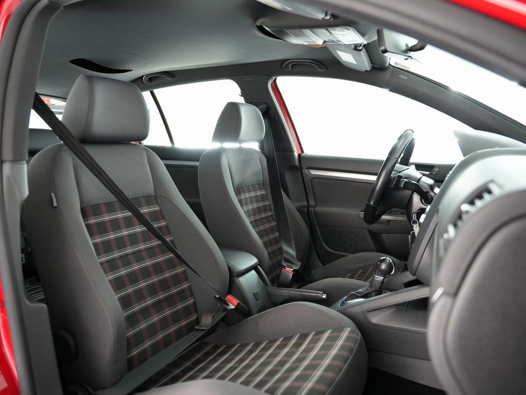 Used 2009 Volkswagen GTI 4-Door image 46