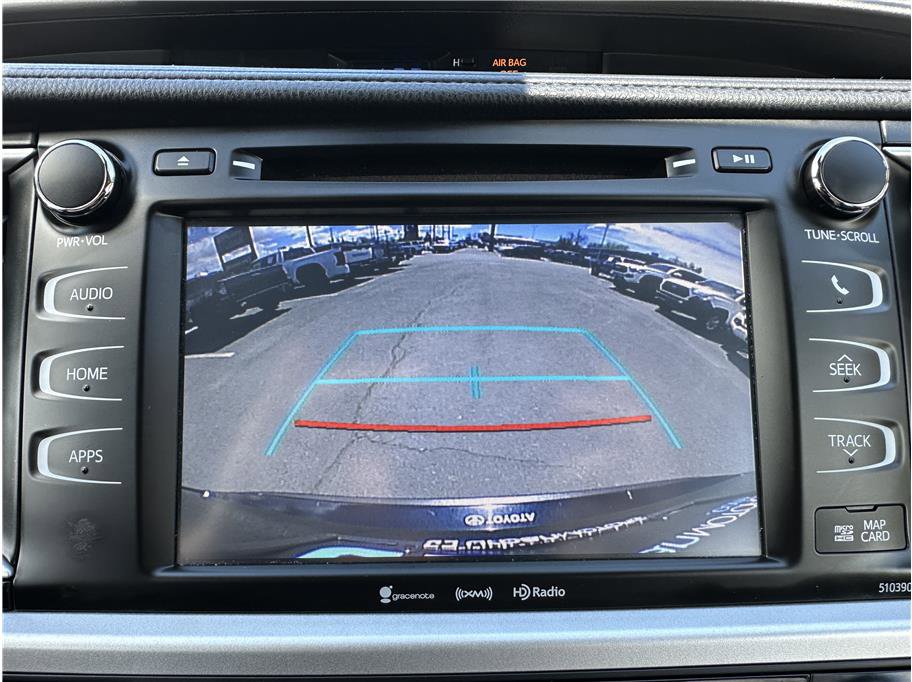 Used 2019 Toyota Highlander SE w/ Nightshade Edition AWD/4WD image 26