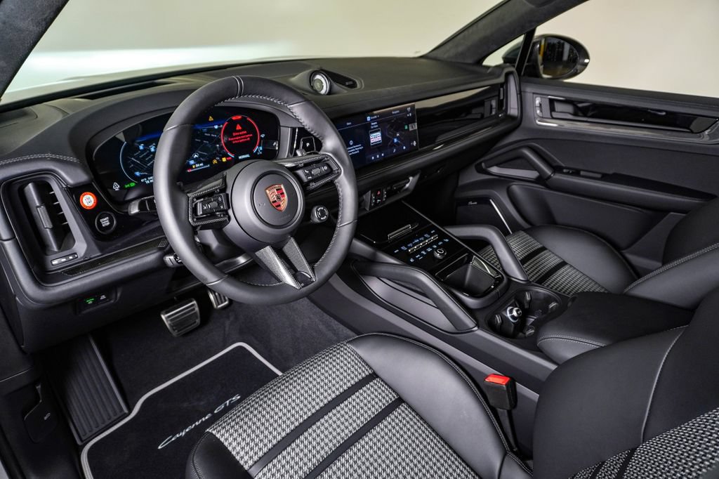 New 2026 Porsche Cayenne GTS AWD/4WD image 4