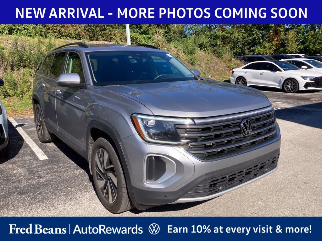Used 2024 Volkswagen Atlas SE AWD/4WD image 1