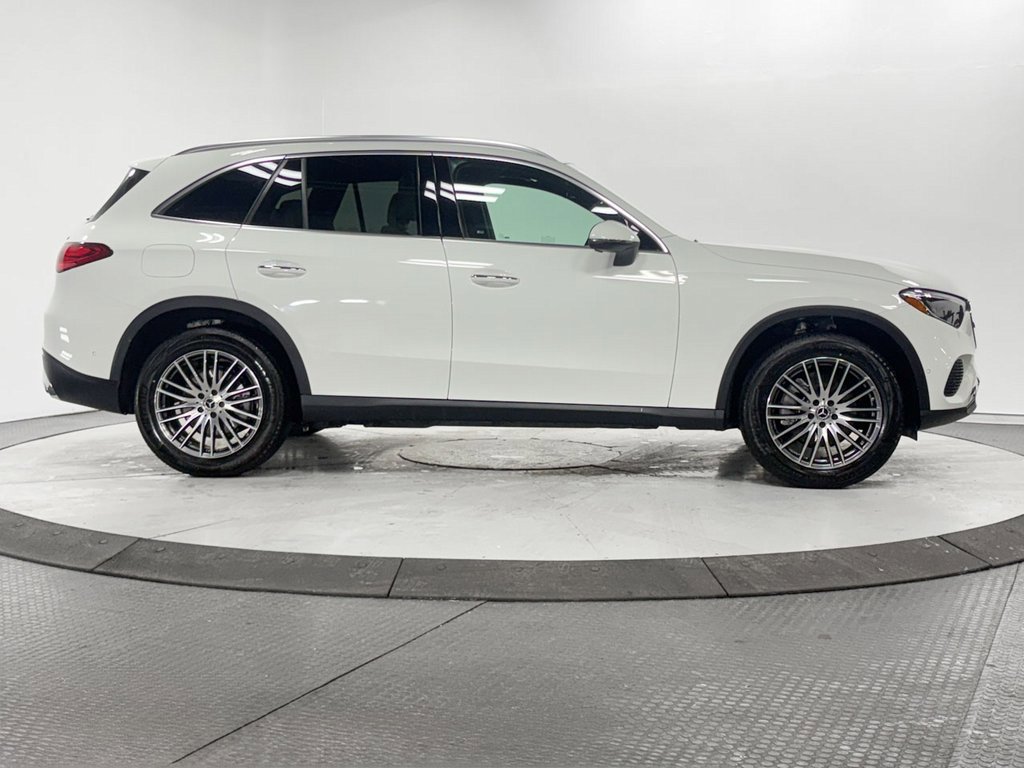 Certified 2025 Mercedes-Benz GLC 300 4MATIC image 31