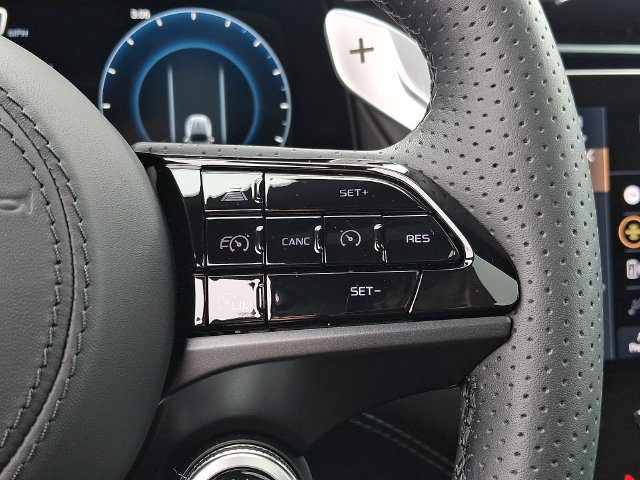 Certified 2025 Maserati Grecale GT AWD/4WD image 23