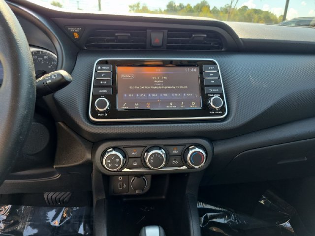 Certified 2021 Nissan Kicks S FWD image 22